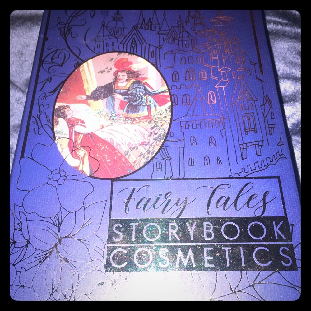 Little Briar Rose - Storybook eyeshadow palette